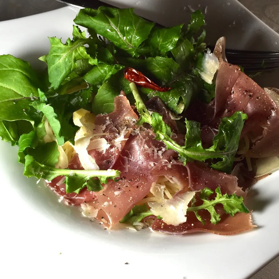 Snapdishの料理写真:prosciutto rucola parmigiano|アズフラさん