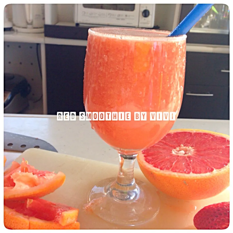 Snapdishの料理写真:My Breakfast ' Red smoothie ( grapefruit ruby tomato strawberry paprika celery)|viviさん