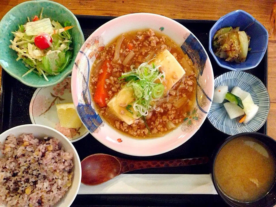 Snapdishの料理写真:肉豆腐定食|Natsumi Kimuraさん