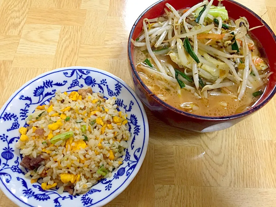 高菜の野菜ナムルトッピング味噌ラーメン・半チャーハン|Tarou  Masayukiさん