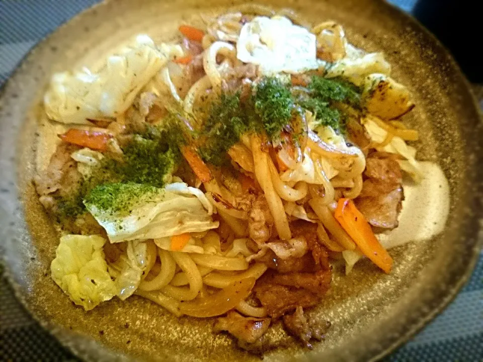 今日の遅めのお昼兼 早目の晩御飯は、焼きうどん♪|yokoさん