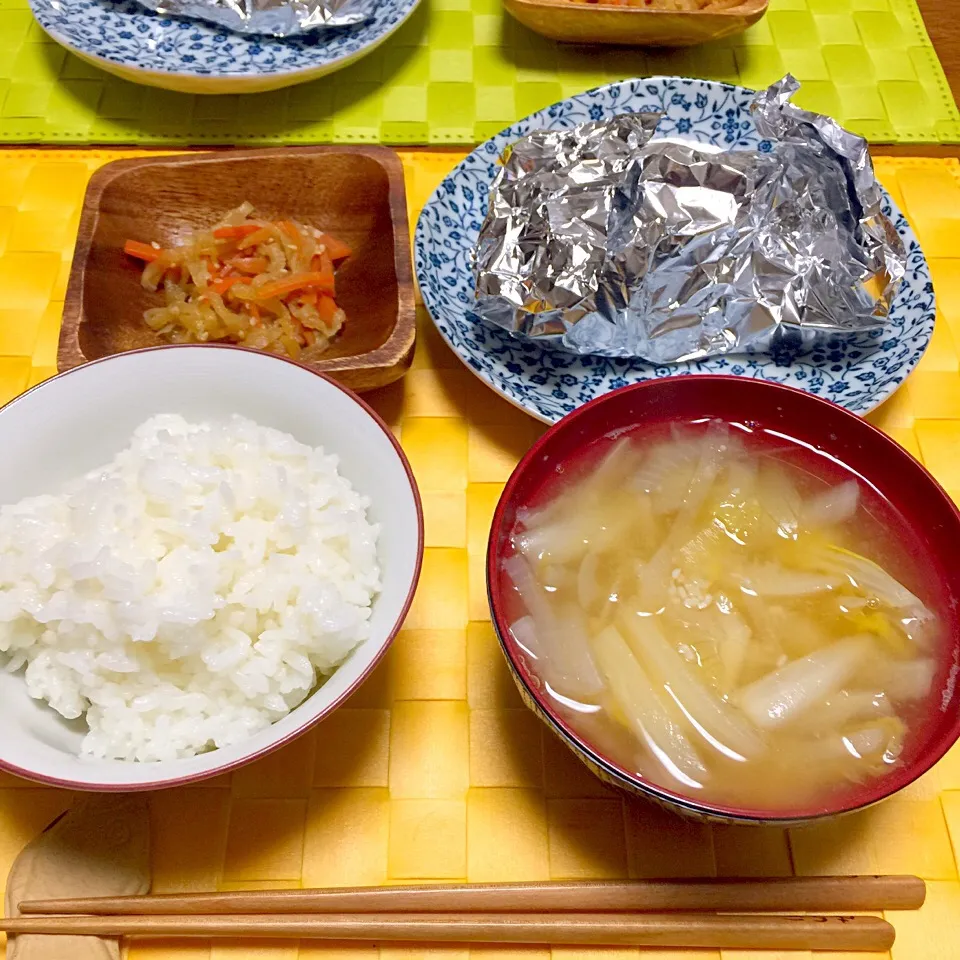 切り干し大根の煮物、鯖のバターホイル蒸し、白菜と大根の粕汁|舐め子さん