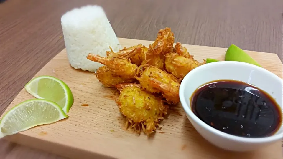 Coconut prawns with lime chilli dipping sauce|Luke Smithさん