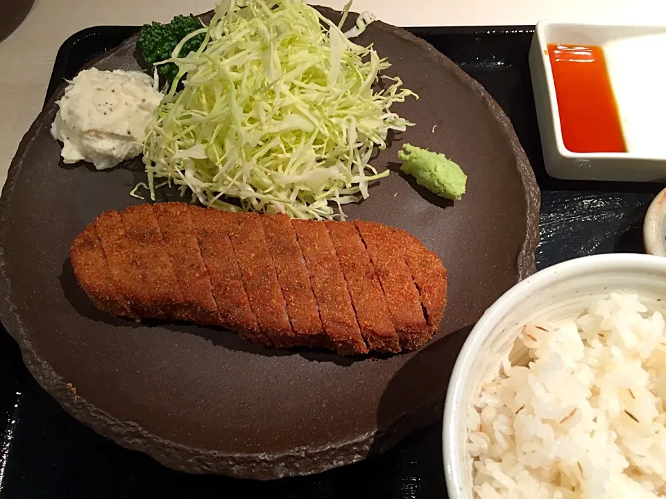 牛かつ定食|マハロ菊池さん