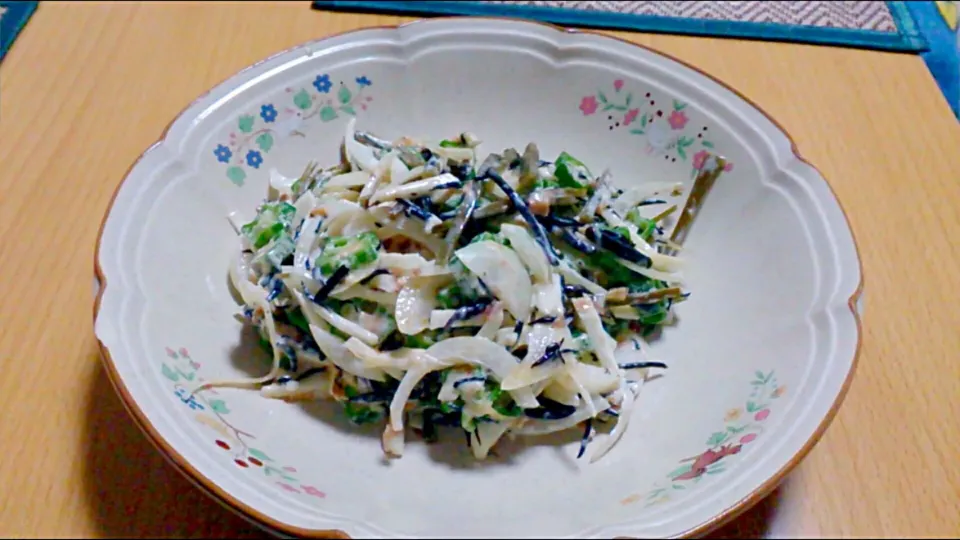 ひじき・山芋・オクラ・昆布・玉ねぎ・アマニ油の花粉症最強サラダ|Mutsukiさん