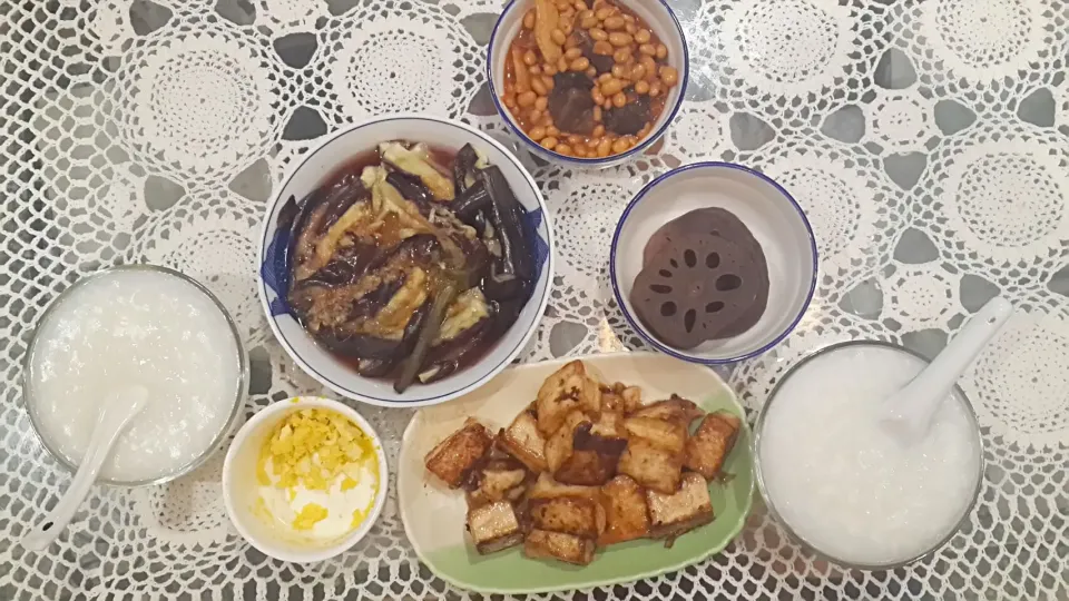 白粥+凉拌香油茄子+黄豆闷牛脊+美极煎豆腐+糖醋莲藕+蒜泥拌蛋|miorumioruさん