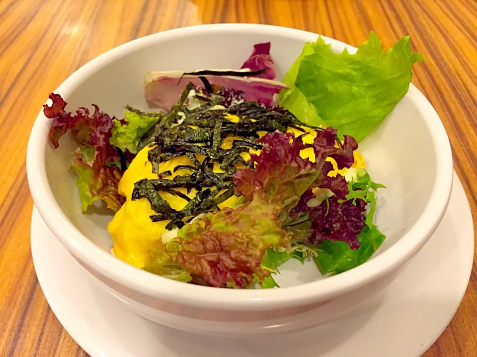 Wasabi salad leaves with 3.6 scrambled egg|Sky Blueさん