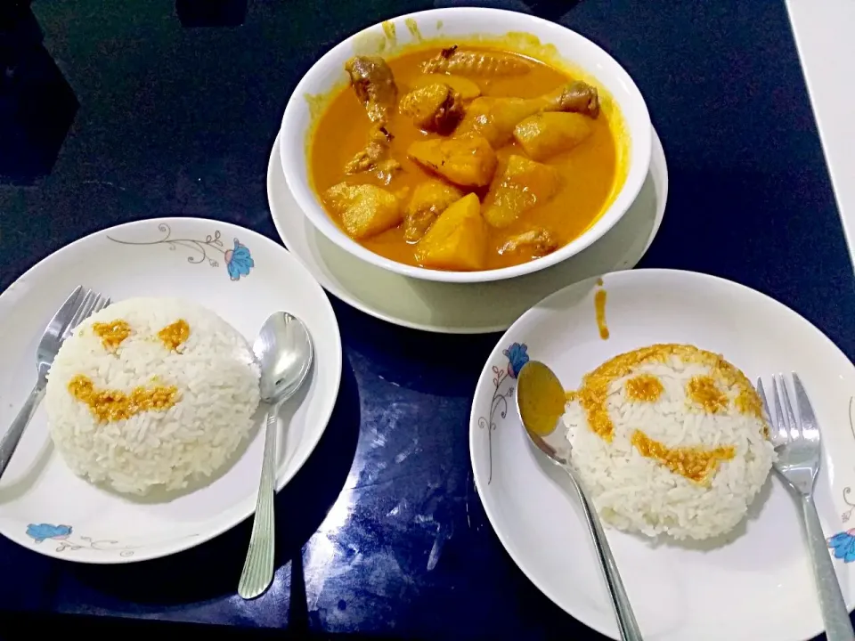 Snapdishの料理写真:Happy Husband & Wife Curry Chicken dinner 😍😙😘😙😘😙💋👅💑💏|🌷lynnlicious🌷さん