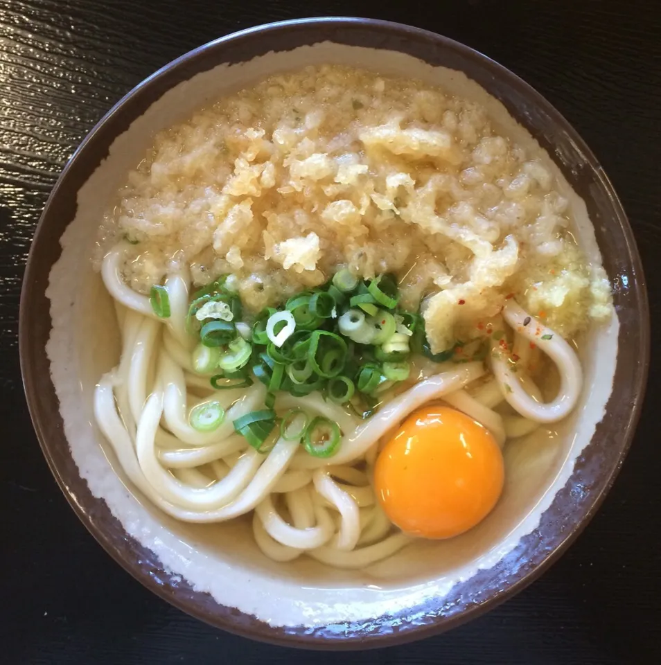 『セルフうどん天狗』のかけ小+生卵|fujii saburoさん