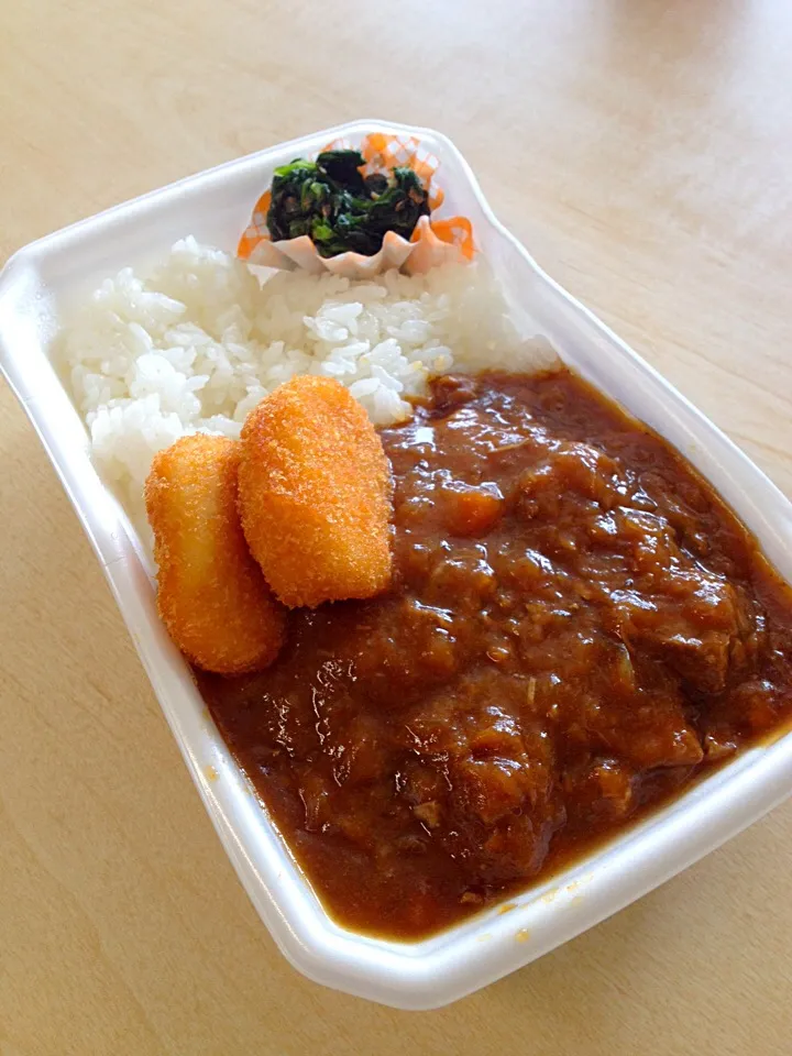 カレー弁当|あくびさん