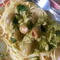 basil pesto pasta with olives amd pinenuts|susan laiさん