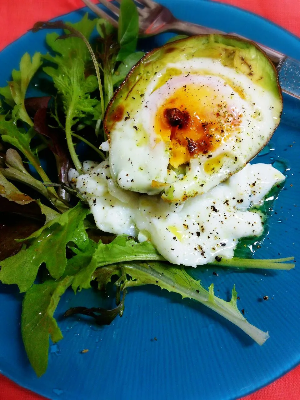 Snapdishの料理写真:OMさんのFried egg in avocado|☆Yumi☆さん