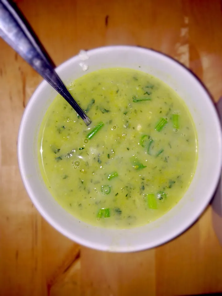 Pea and mint soup|Tori Poundsさん