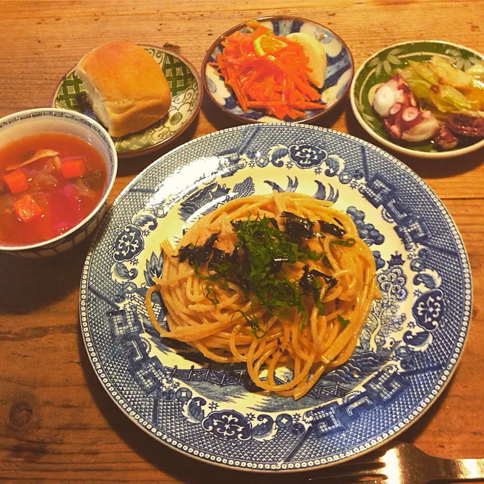 明太子パスタ タコとキャベツアヒージョ にんじん塩レモンサラダ|eikoさん