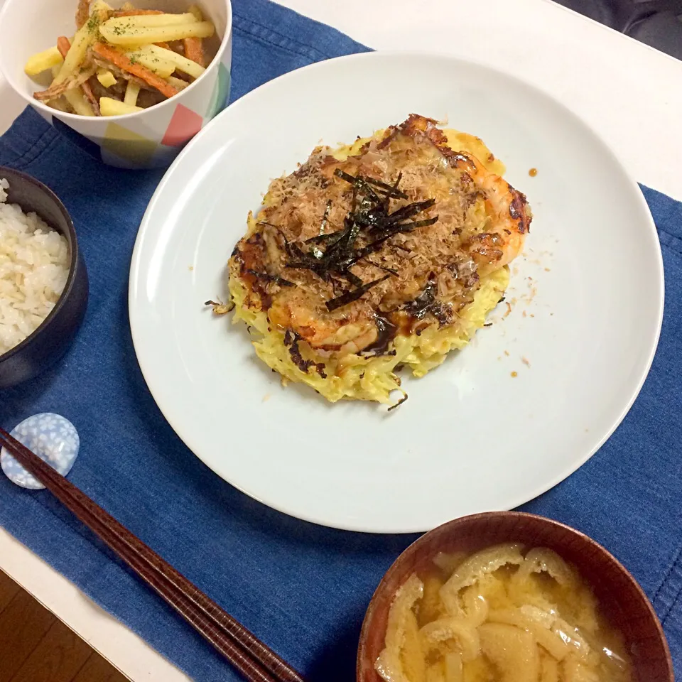 ＊旦那さんの晩御飯＊麦ご飯・大根とあげの味噌汁・海老のお好み焼き・根菜フライ|髙榮 杏奈さん