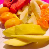 Delicious fruits in season.|Debbie Arisarさん