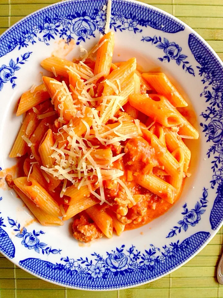 Penne Bolognese mit Kaese|美食さん