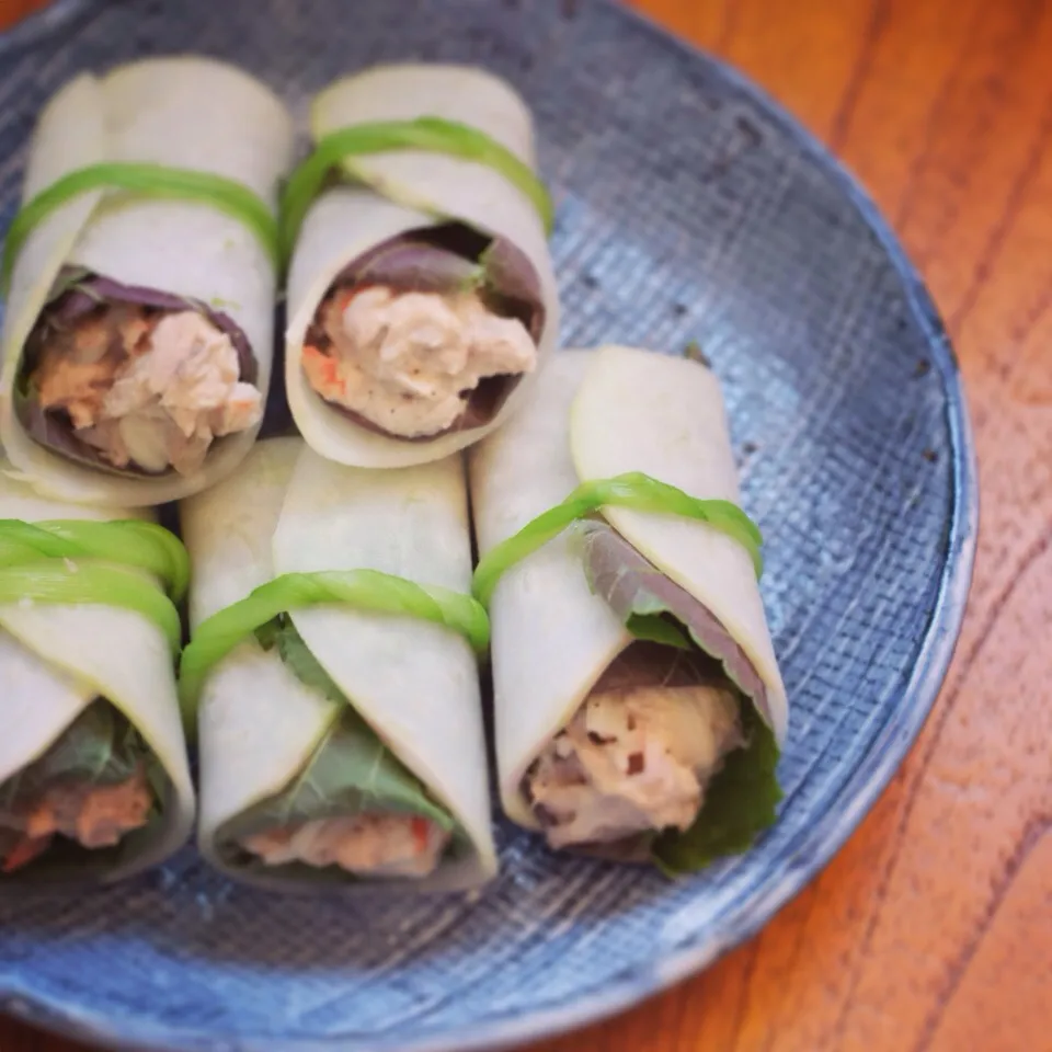 Tuna salad rolled with salted kohlrabi/ ツナサラダのさっぱり塩漬けコールラビ巻き|Konさん