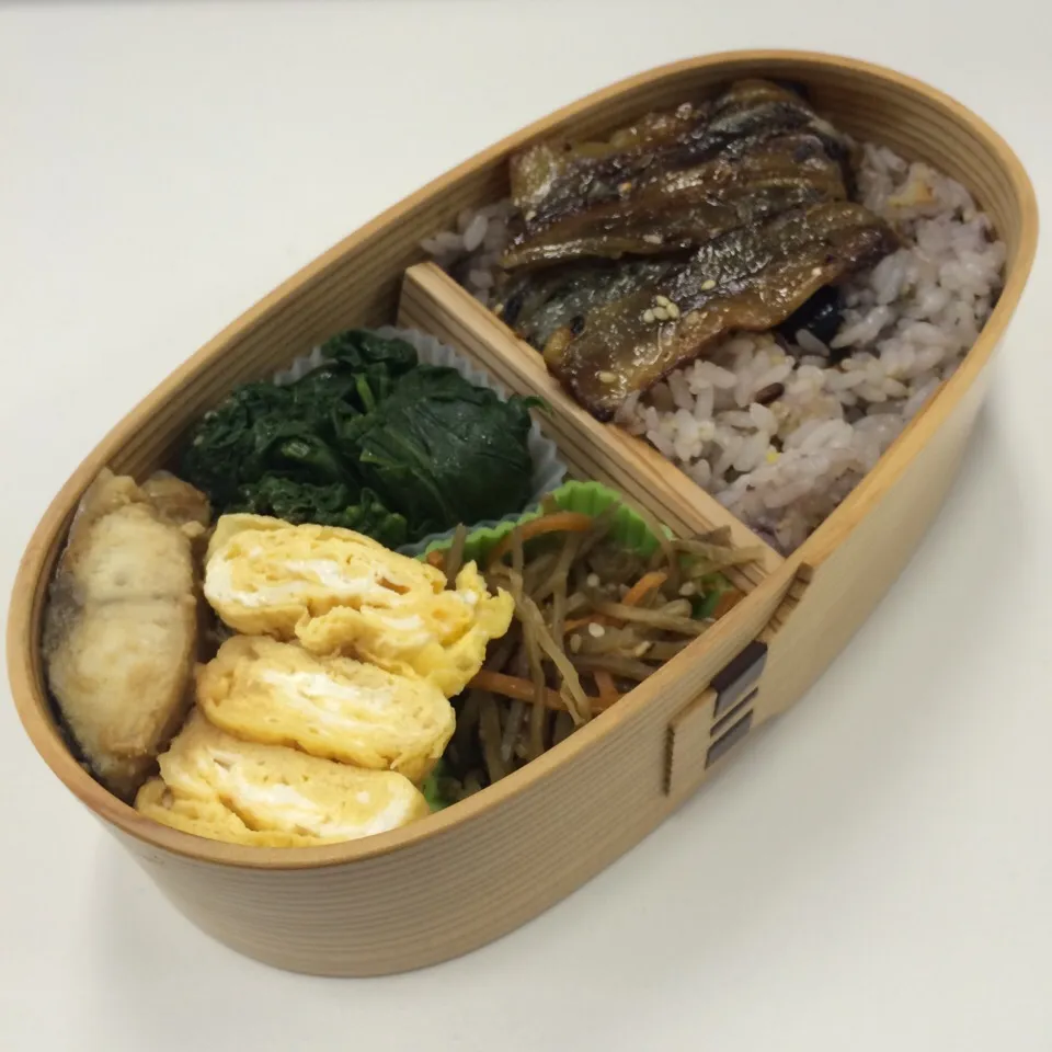 弁当（鯖味噌煮、玉子焼き、ほうれん草お浸し、きんぴらごぼう、ししゃも味醂）|SasaMasa213さん