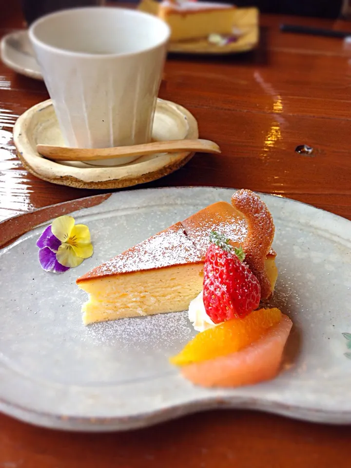 ベイクドバニラチーズケーキとフレーバーコーヒー・メープル|ミキさん