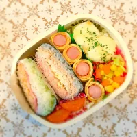 Snapdishの料理写真:デコふりでおにぎらず弁当|たまこ17さん