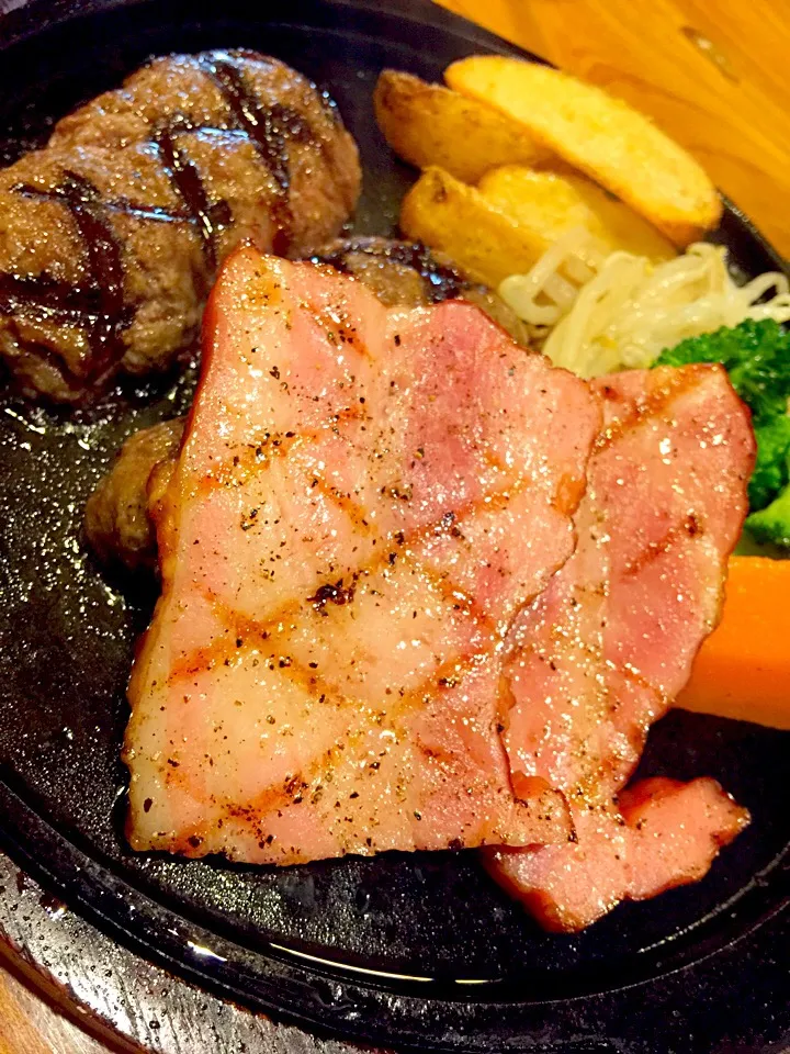 #Latepos,,hamburger and bacon grill @okubo|reviliaさん