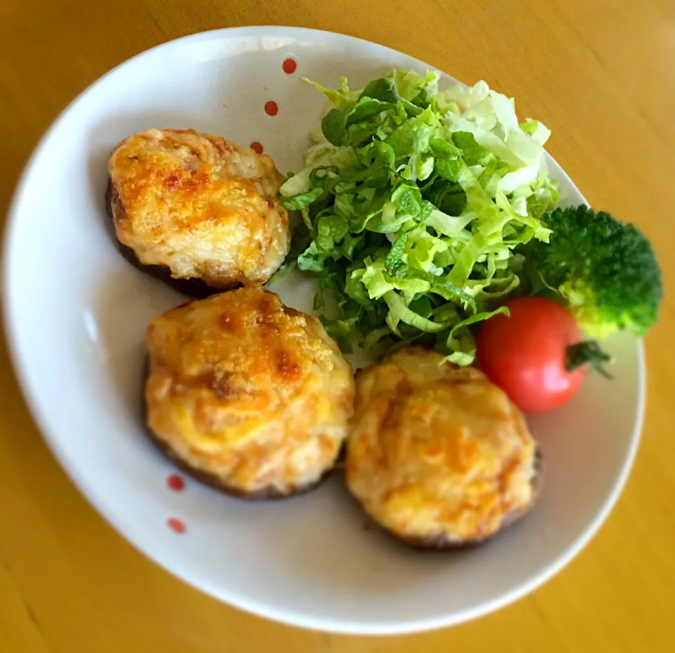 新タマネギと明太ツナマヨのせ生椎茸チーズ焼き|とんすけ😋さん