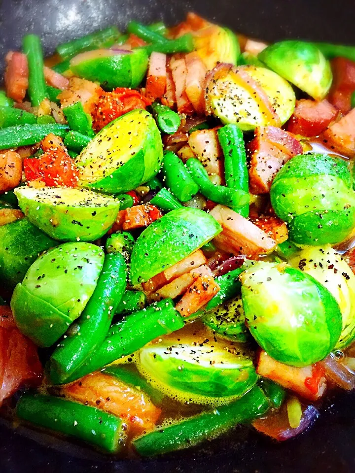 Bacon, String Beans and Mini-Cabbage in shrimp paste|Laarni Nabongさん