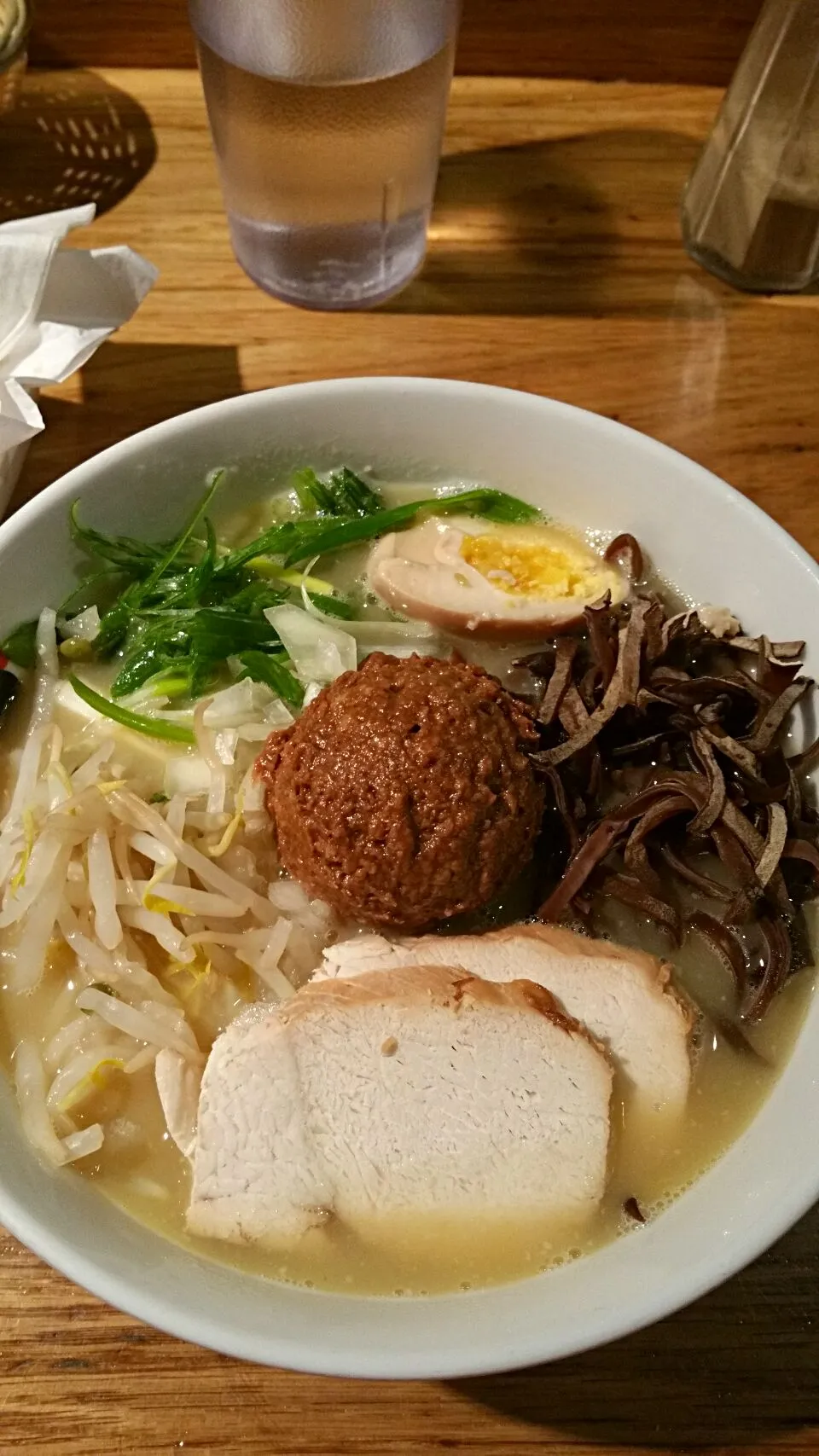 Chicken Ramen at TotoRamen in New York City|Tiviさん