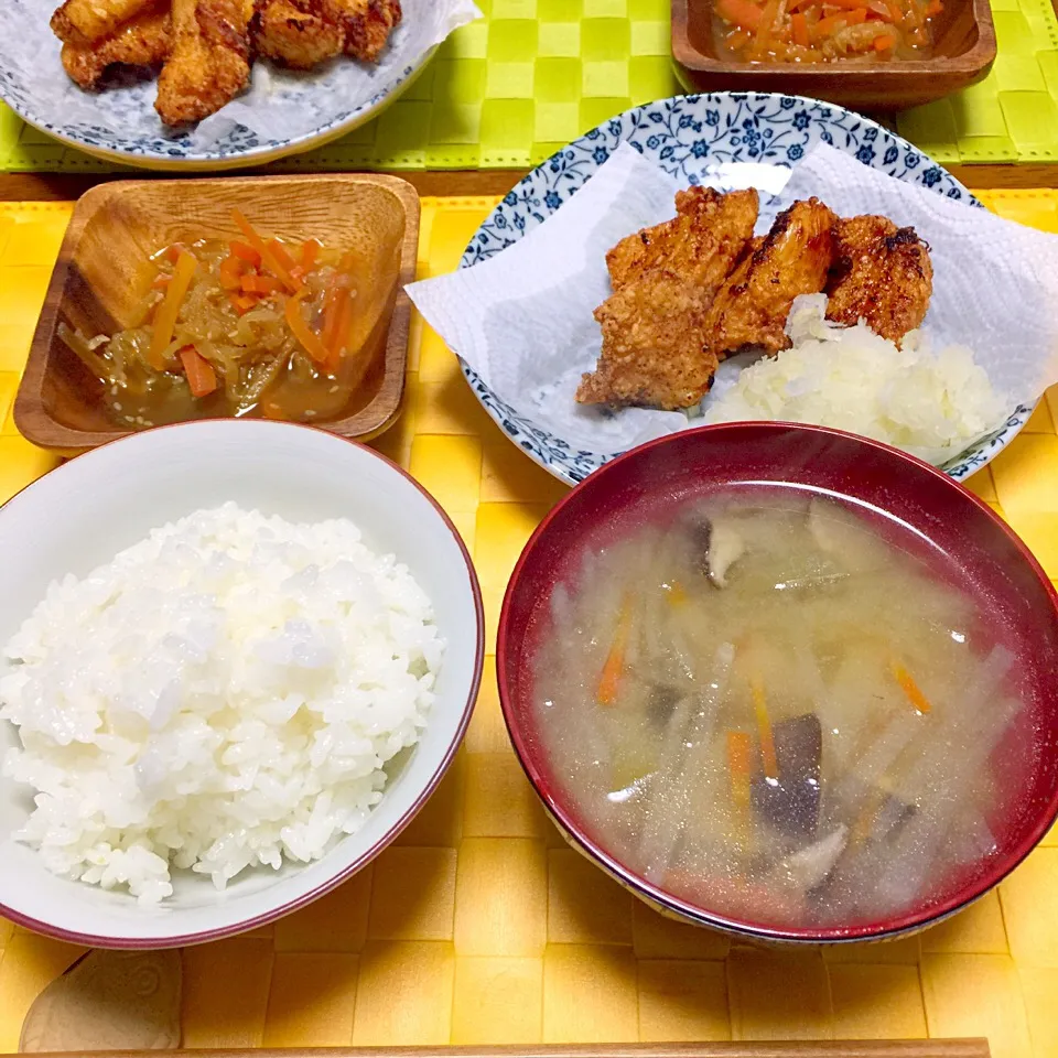 Snapdishの料理写真:切り干し大根の煮物、山賊揚げ、きのこ汁|舐め子さん