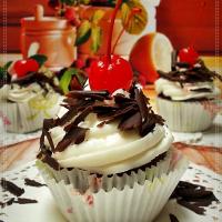Black Forest Cupcake 
 #Dessert #Cake/Pie