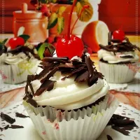 Snapdishの料理写真:Black Forest Cupcake 
 #Dessert #Cake/Pie|Trisna Handayaniさん