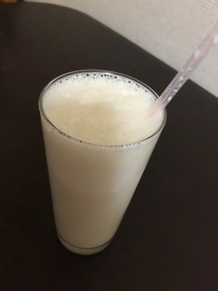 Soya milk banana smoothies|Elizabeth Namitsuさん