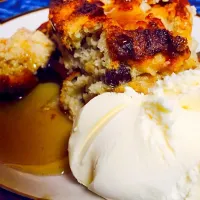 Bread pudding with drunken vanilla sauce|melanie suarezさん