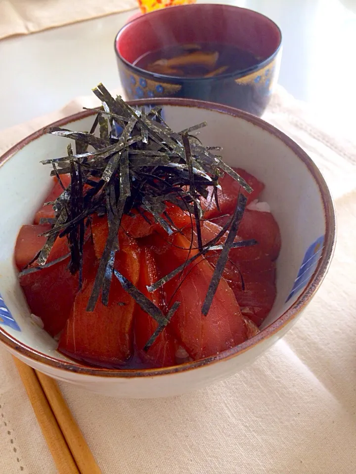 Snapdishの料理写真:マグロ漬け丼|ずずさん