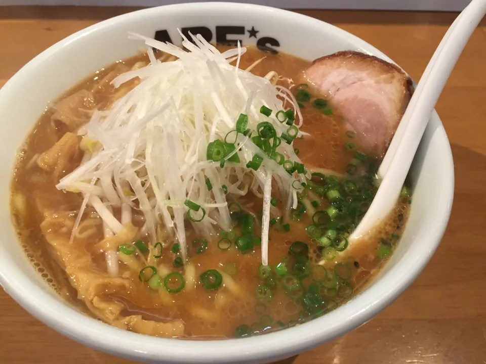 Snapdishの料理写真:限定✨味噌ラーメン大盛り🍜|まさとさん