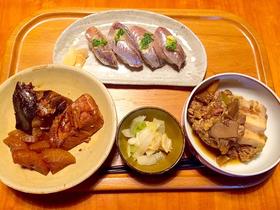 鯵寿し、ブリ大根、鶏肉すき煮、白菜漬け|yuyusuzuさん