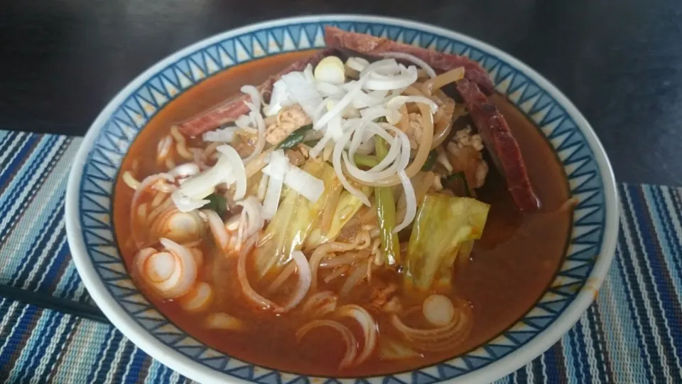 スーパーで買った上州辛味噌ラーメン。
麺がモチモチで以外と美味しかった～！|SATOSHI OOCHIさん