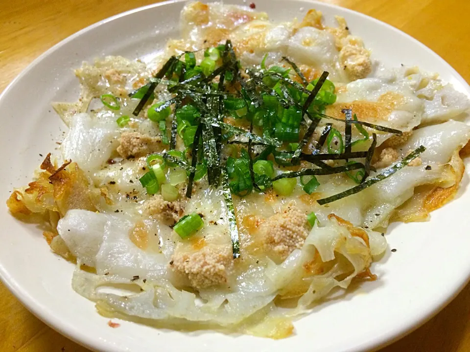 1300投稿おめでとう〜*\(^o^)/*Tomoko Itoさんの料理 最近てはまったおつまみ〜⭐️カリトロチーズレンコン餅💕明太マヨ風味🎵リピ✨|みきおさん