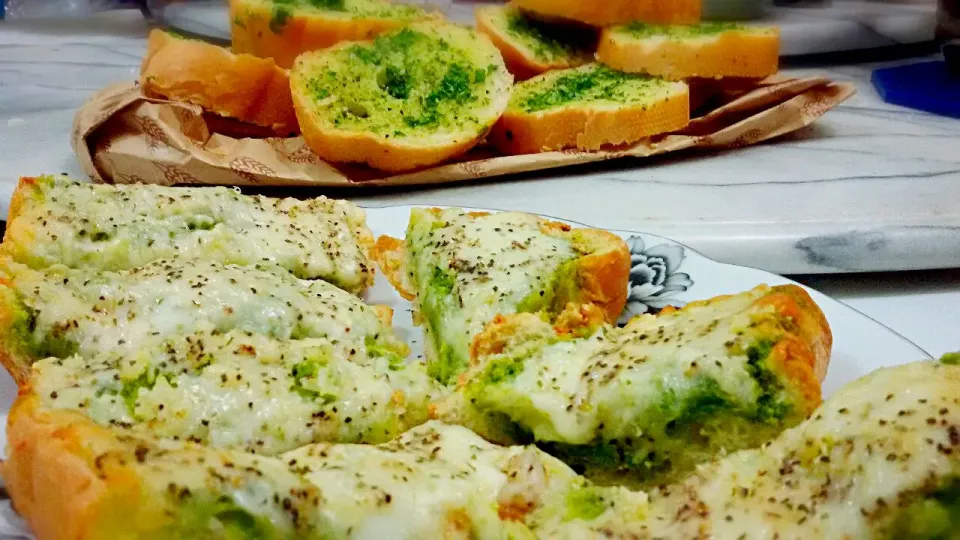 Homemade Chessy Garlic Bread|Christine Liaw 廖品廷さん