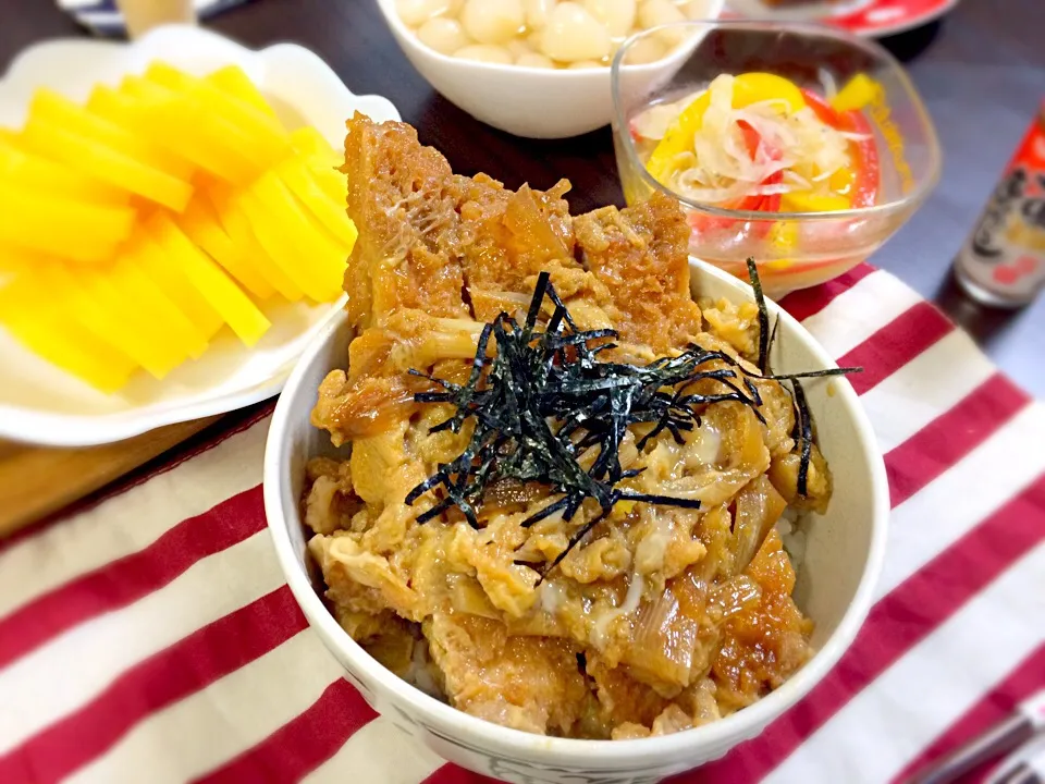 はみ出る！BIGカツ丼|e☆さん