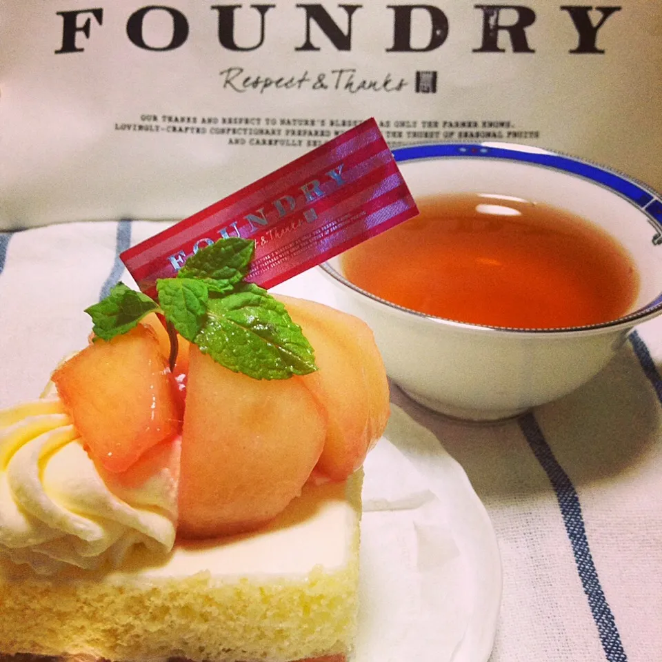 FOUNDRYの桃ケーキ|cherryfabrayさん