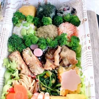 お花見お弁当( ¨̮ )|かずさん