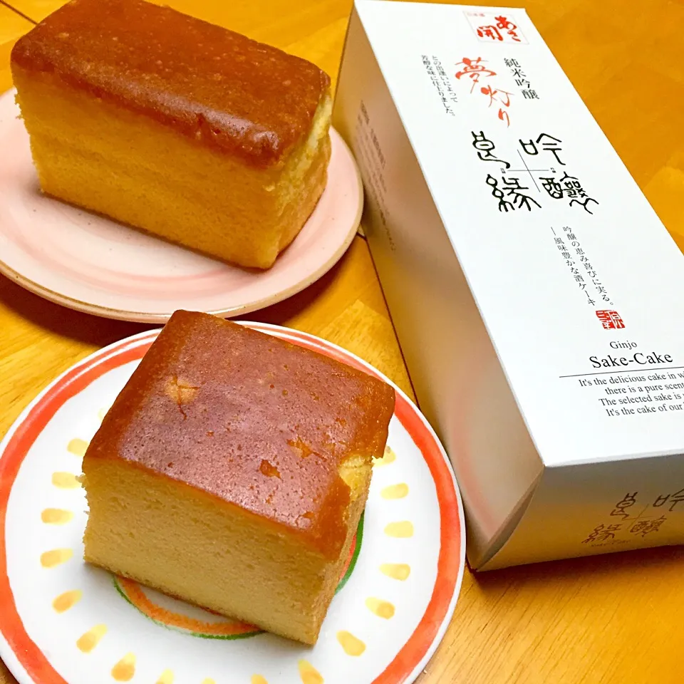 Snapdishの料理写真:日本酒あさ開 純米吟醸 夢灯り 吟醸良縁 酒ケーキ|カウンター嬢さん