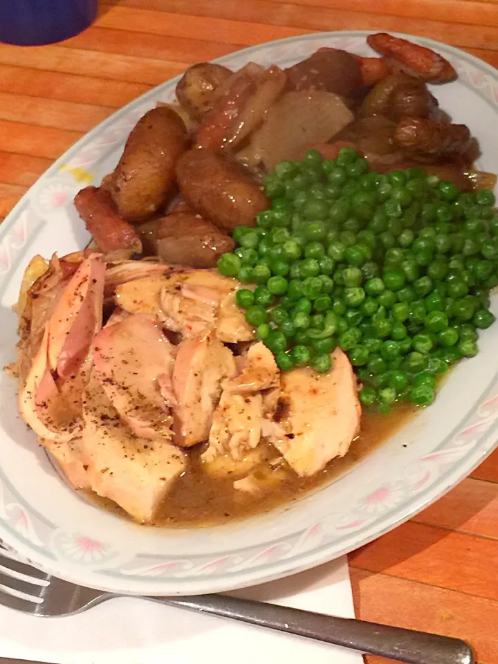 Baked chicken, roasted vegetables, fresh peas|Michele Fortunatiさん