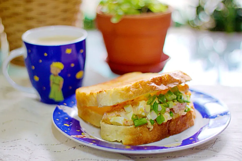 Crab meat & egg salad sandwich|Misstyさん