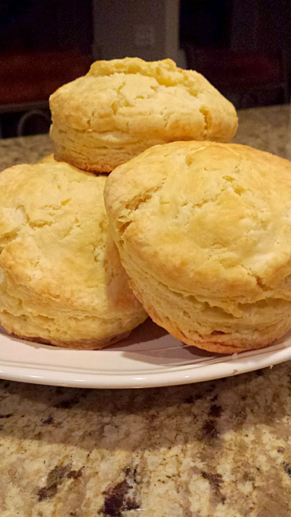 Up late with my hubby watching one of our favorite movies we watched almost 20 years ago. So I had to make biscuits.  #Biscuit #vegetarian #vegetarianfood#south|lisaさん