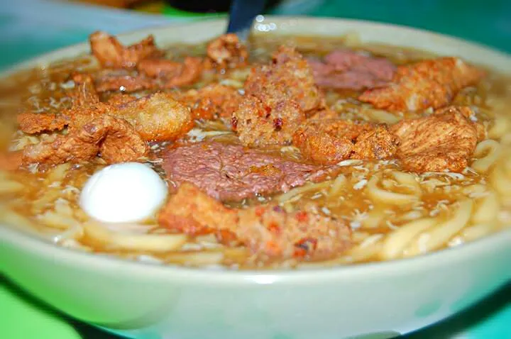 chicken egg noodle soup pinoy style [ Lomi ]|popoyさん