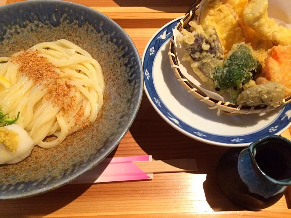 海老と地産野菜の天麩羅付きぶっかけのおうどん(冷)|buhizouさん