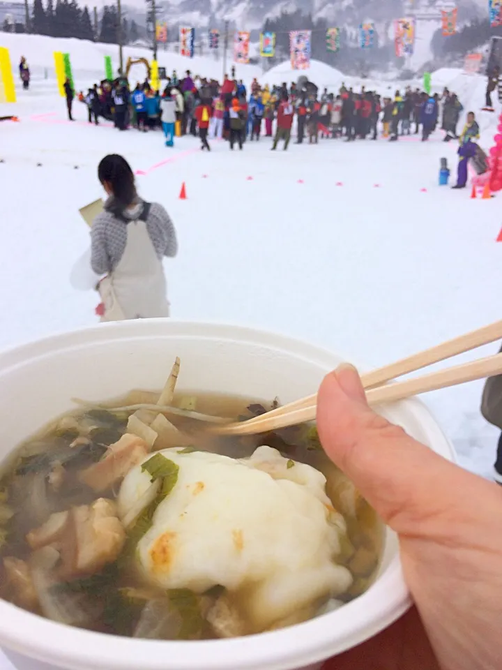 雪の中の手作りのお雑煮|aiさん